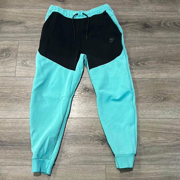 Used Men’s Nike Sweatpants - Picture 1 of 5